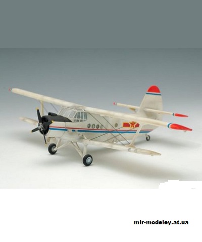 №13081 - Ан-2 ВВС КНР / An-2 Chinese PLAAF with Skis (Bruno VanHecke - TigerTony100) из бумаги