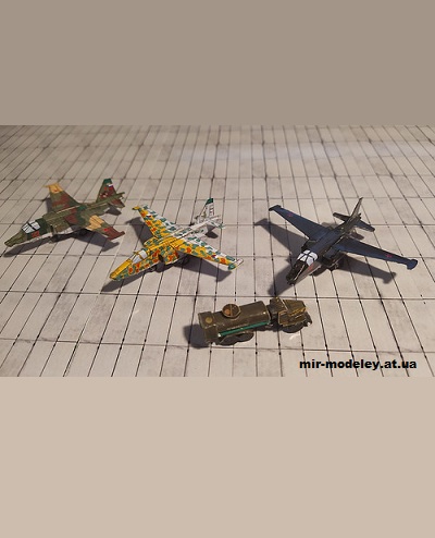 №13166 - Су-25 с аэродромом (7 вариантов) / Su-25 plus airfield (Переработка и перекрас PR Models) из бумаги