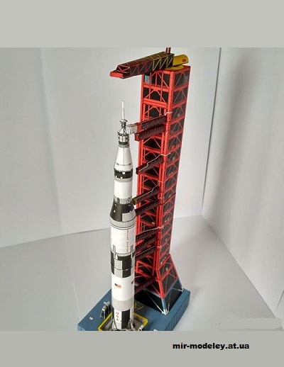 №13212 - Ракета-носитель Сатурн-5 и стартовая площадка / Saturn V & Saturn 1B Rockets and Launch Pad (PR Models) из бумаги
