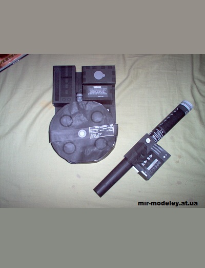№13366 - Proton Pack - Ghost Busters (Paper Inside) из бумаги