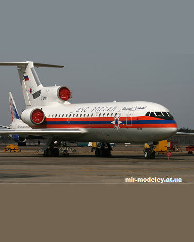 №13787 - Як-42Д МЧС / Yak-42D Emercom Russia (Denn & Kav1961 - ВладОш) из бумаги