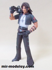 №17223 - Kingdom Hearts Leon / Final Fantasy VIII Squall Leonhart (Ninjatoes) из бумаги