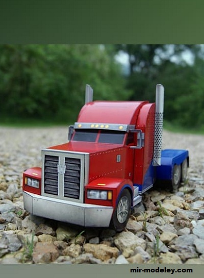 №17789 - Трансформер Оптимус Прайм Peterbilt 379 (Project KITT) из бумаги