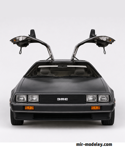 №18096 - Автомобиль DeLorean (PaperToys) из бумаги