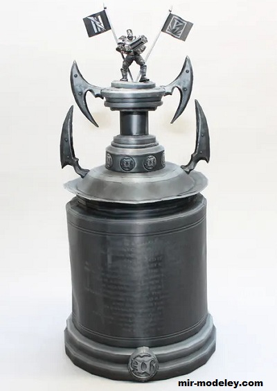 №19550 - Кубок Турнира / Unreal Tournament Trophy (Metalfist) из бумаги
