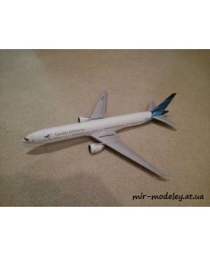 №4400 - Boeing 777-300ER Garuda Indonesia (Рaper-replika) из бумаги