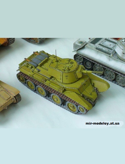 №5556 - Легкий колесно-гусеничный танк БТ-7 (Перекрас Модель-копия) из бумаги