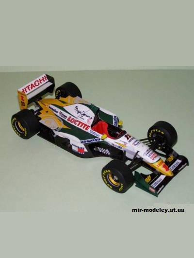 №692 - Болид Lotus 107C (PKAA) из бумаги