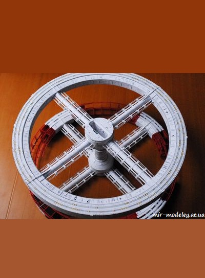 №8878 - Space Station V (UHU 02) из бумаги